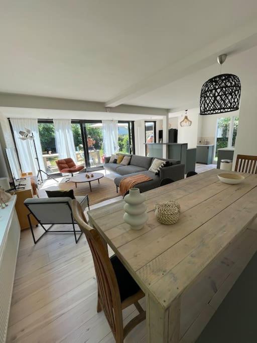 יוליאנאדורפ Modern Beach House For 12 Pers! With Jacuzzi מראה חיצוני תמונה