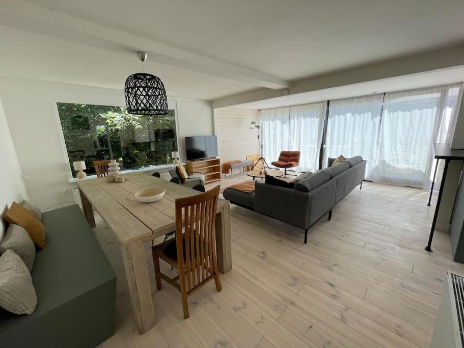 יוליאנאדורפ Modern Beach House For 12 Pers! With Jacuzzi מראה חיצוני תמונה